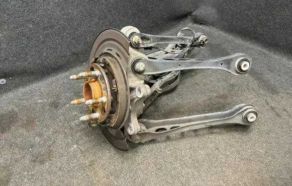 Chevrolet Camaro Rear wheel hub spindle/knuckle 