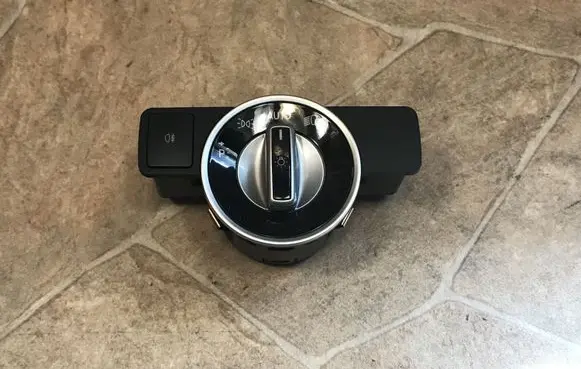 Mercedes-Benz C W204 Light switch A2129050551