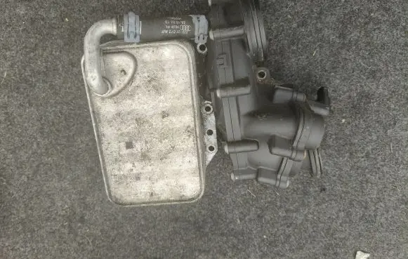 Thermostat/thermostat housing