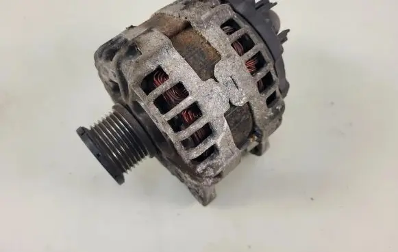 Nissan X-Trail T32 Generator/alternator 231004BE0