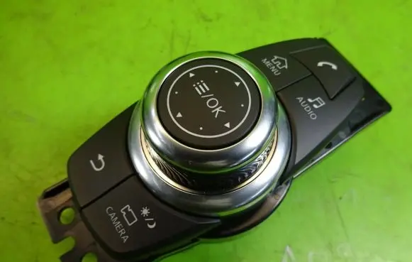 Infiniti QX30 Radio/CD/DVD/GPS head unit 5DA0B21E0651