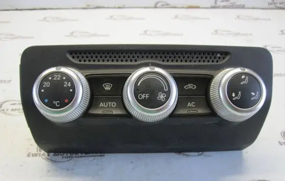 Audi A1 Climate control unit 8X0820043A