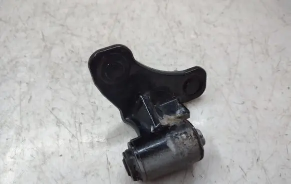 Mercedes-Benz C W204 Front door lower hinge 