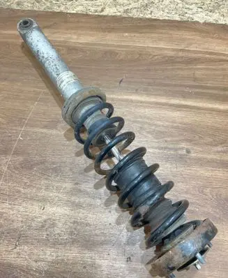BMW 5 E39 Rear shock absorber with coil spring 1093646