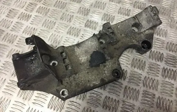 Seat Alhambra (Mk1) Engine mounting bracket r045903143c