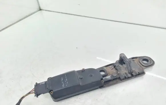 Volkswagen PASSAT B6 Tailgate/trunk/boot lift motor 3C9827887B