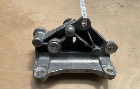 Mercedes-Benz Sprinter W907 W910 Gearbox mounting bracket A9103640100