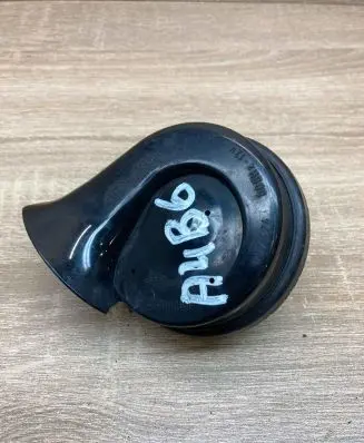 Audi A4 S4 B6 8E 8H Horn signal 8E0951223