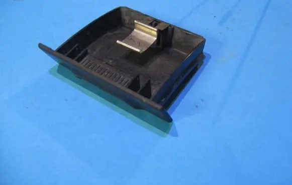Ford Sierra Car ashtray 90BGA04812
