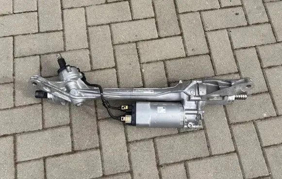 Land Rover Defender Steering rack M8E23200AG