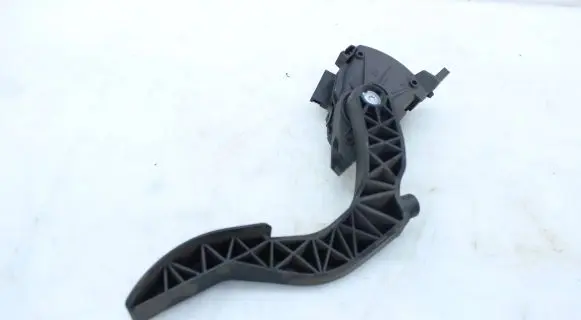 Audi A4 S4 B7 8E 8H Accelerator throttle pedal 8E1721523B 6PV0083720B