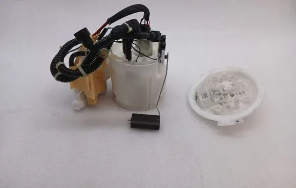 BMW M5 F90 In-tank fuel pump 7856997