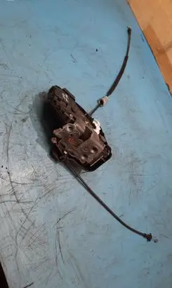 Volvo S40 Front door lock