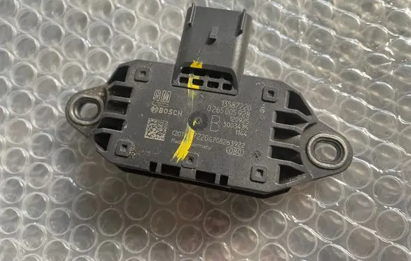 Opel Mokka ESP acceleration yaw rate sensor 13587220