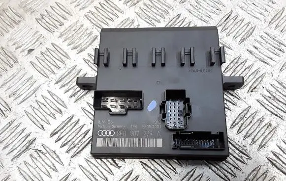 Audi A4 S4 B6 8E 8H Light module LCM 8E0907279A