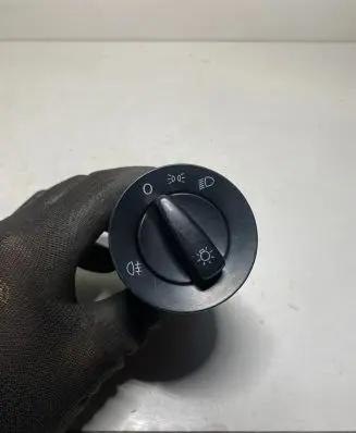 Volkswagen Golf IV Light switch 1C0941531