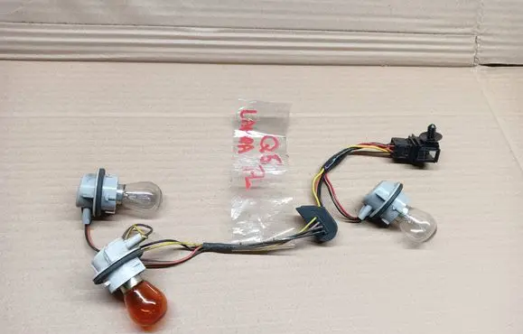 Audi Q5 SQ5 Tail light bulb cover holder 