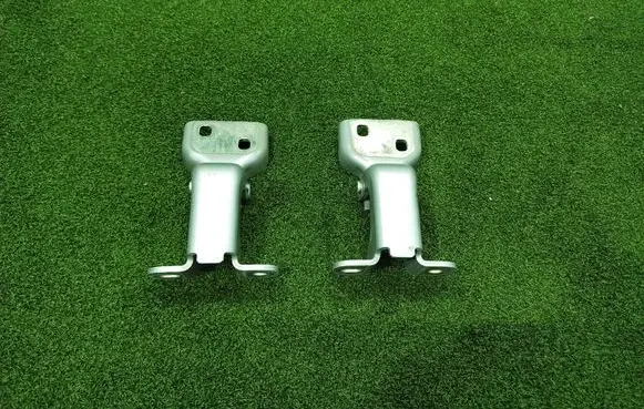 Renault Trafic III (X82) Front door upper hinge 804005400R 23450652
