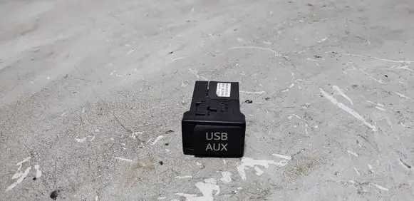 Lexus CT 200H AUX in-socket connector FA134342A FA1343436