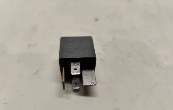Audi A6 S6 C5 4B Other relay 8D0951253 V23134J52X300