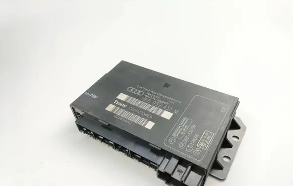 Audi A4 S4 B7 8E 8H Central body control module 8H0959433M