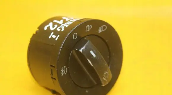 Volkswagen Touareg I Light switch 7L6941431E