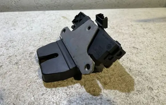 Ford Focus Tailgate/trunk/boot lock/catch/latch 3M51R442A66