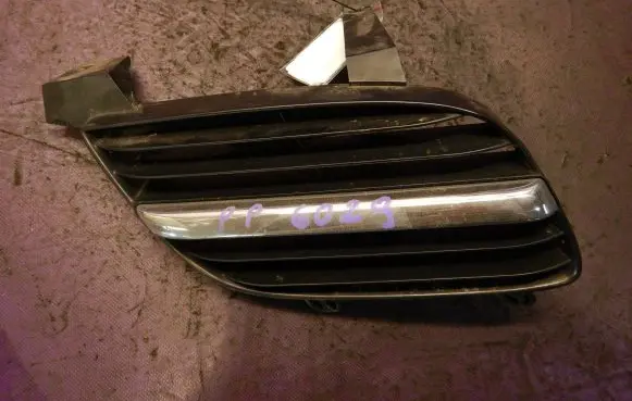 Nissan Almera Tino Front bumper lower grill 62322BM400