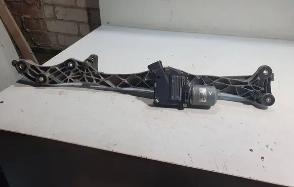 BMW 7 E65 E66 Front wiper linkage and motor 3397020825 102135 7174969