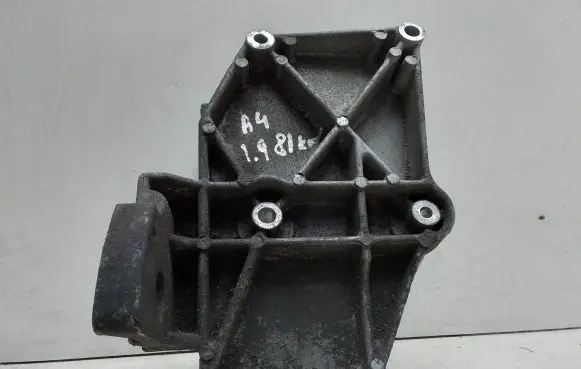 Audi A4 S4 B5 8D A/C compressor mount bracket 028260885A