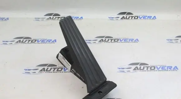 BMW 6 E63 E64 Accelerator throttle pedal 6858574