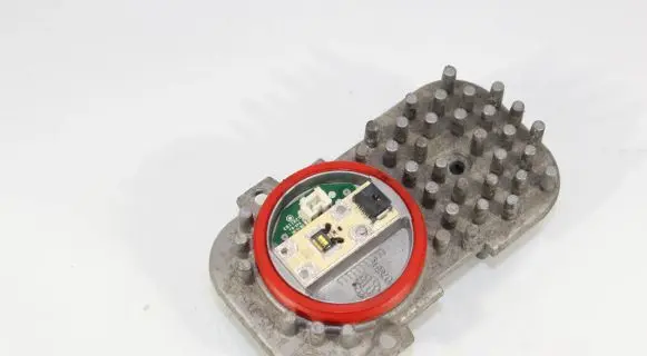 BMW X3 F25 LED ballast control module 7263051 260911 2609116043