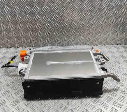 Voltage converter inverter