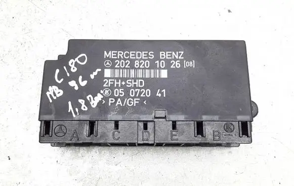 Mercedes-Benz C W202 Engine control unit/module 2028201026