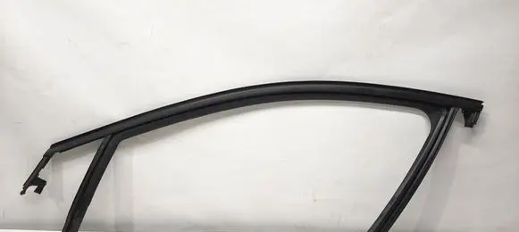 Peugeot 3008 II Front door glass trim molding 9811586080 98115860XT