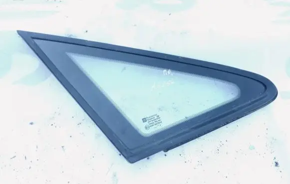Opel Zafira A Front triangle window/glass 