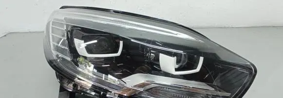 Renault Kadjar Headlight/headlamp 260105116R