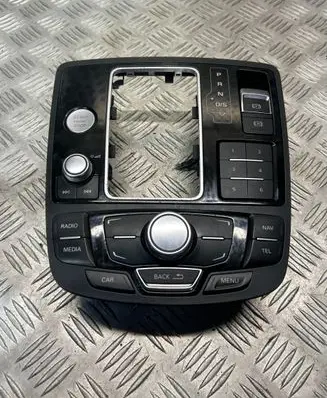 Head unit multimedia control