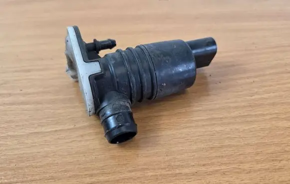 Ford Focus Windscreen/windshield washer pump JX7B17K624AA 99385900 43192BC