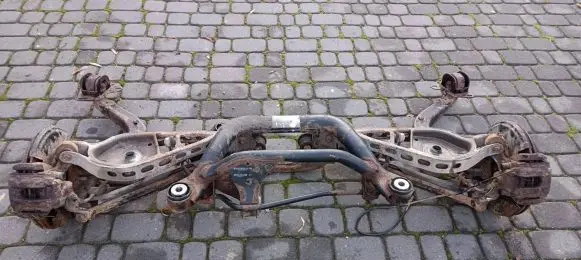 BMW X3 E83 Rear axle beam with reductor 