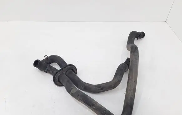 Volkswagen PASSAT B5.5 Engine coolant pipe/hose 8D0819373N