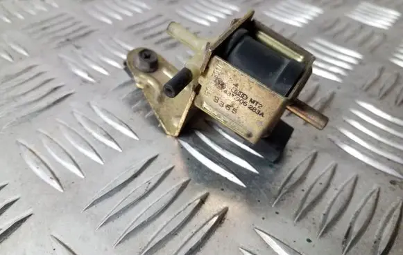 Audi A6 S6 C4 4A Turbo solenoid valve 437906283A