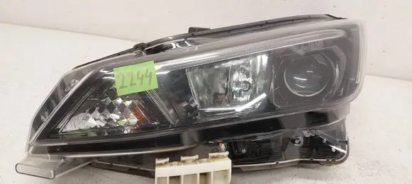 Nissan Leaf II (ZE1) Headlight/headlamp 260605SH0A A1S0220000