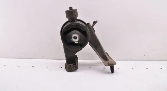 Toyota Avensis T270 Engine mount bracket