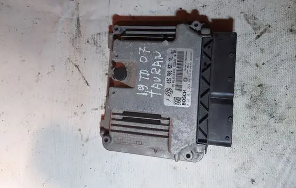 Volkswagen Touran I Engine control unit/module 03G906021