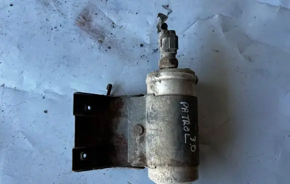 Nissan Patrol Y61 Air conditioning (A/C) air dryer 85101657