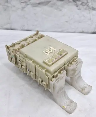 Toyota Prius (XW20) Fuse module 9139A 410070177 4K051166