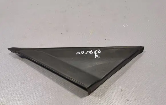 Ford Mondeo MK IV Fender end trim 