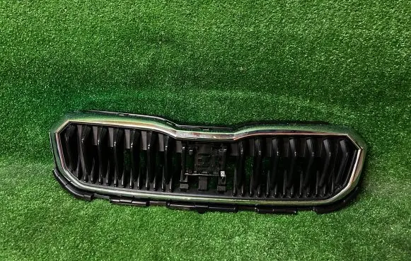 Skoda Scala Front grill 657853653B