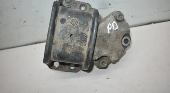 Citroen C4 I Engine mount bracket 9636583980